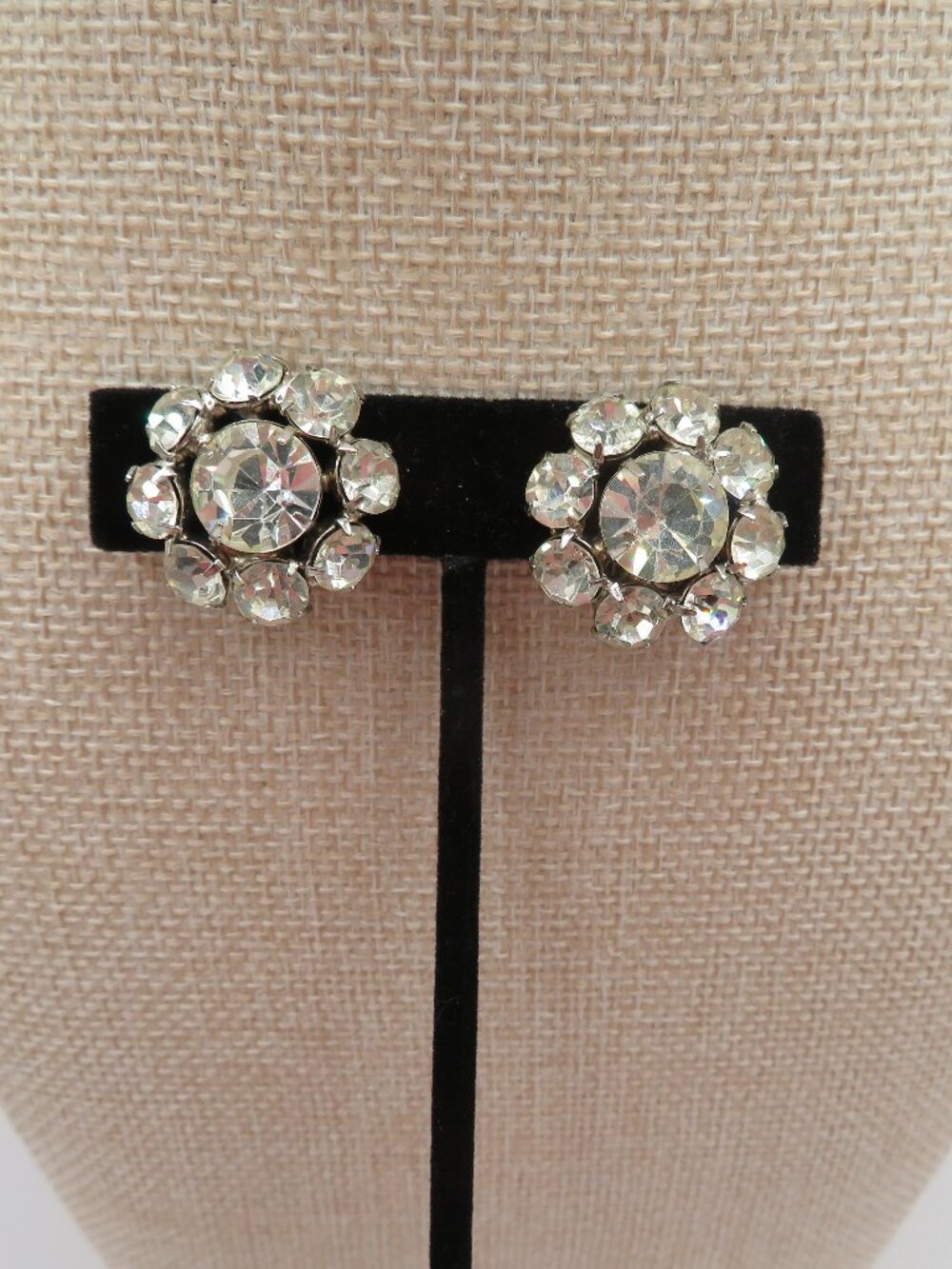 Vintage Weiss Rhinestone Cluster Silver Tone Clip On Earrings